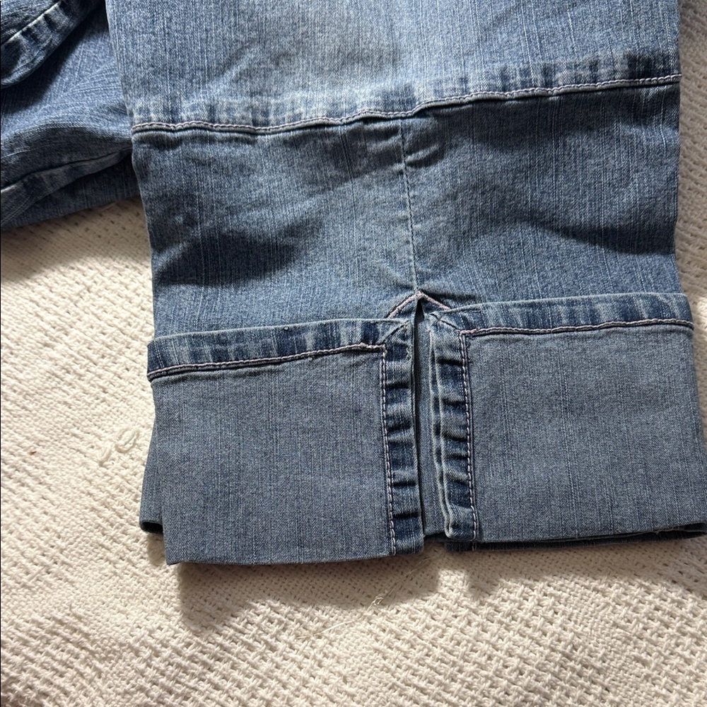 Blue Women Jeans capri with Rainbow Detail - Picture 4 of 10